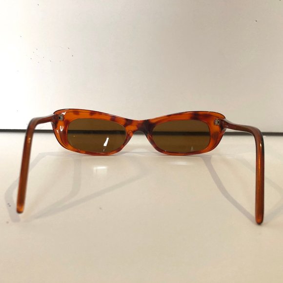 SMALL FRAMED TORTOISE SHELL SUNGLASSES - Picture 3 of 4